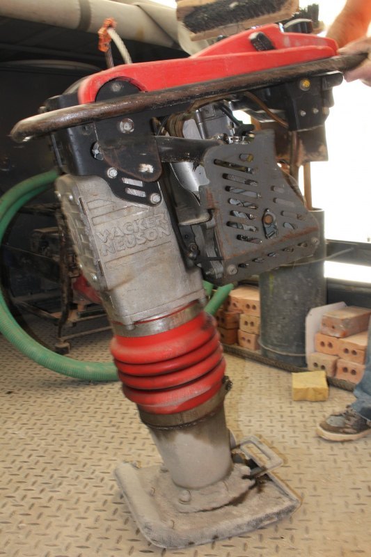 Compactador - Desentupimentos Vitor Coelho / Goldasfalto Zona Oeste